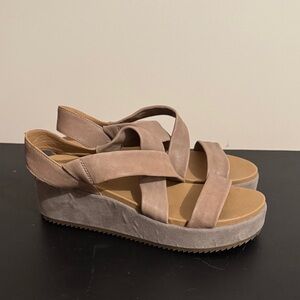 Lucky Brand Women's Tan Platform Sandals